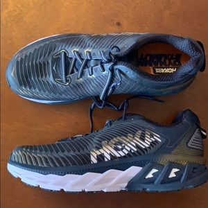 Hoka Arahi Running Shoes